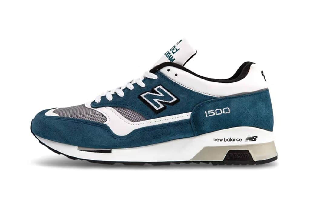 The new balance m1500 sneaker from the 90s in green white and grey